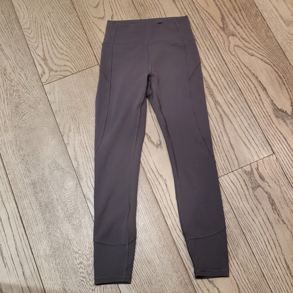Lululemon in movement tights 25" - Picture 2 of 5